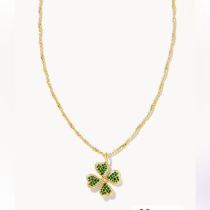 BNIB Kendra Scott Clover Gold Crystal Short Pendant Necklace in Green Crystal